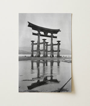 Santuario shintoista di Itsukushima - Stampa d'arte di Arnold Genthe