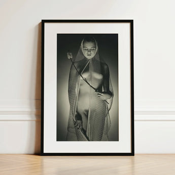 The Bride - Max Dupain Kunstdruck / Leinwand, 12x18’’ / 31x46cm / Schwarzer Rahmen / Passepartout, Poster Drucke & visuelle Kunstwerke, Toby Leon
