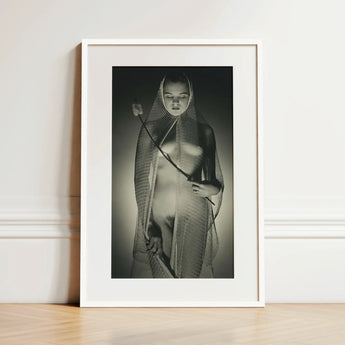 The Bride - Max Dupain Kunstdruck / Leinwand, 12x18’’ / 31x46cm / Weißer Rahmen / Passepartout, Poster Drucke & visuelle Kunstwerke, Toby Leon