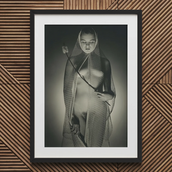 The Bride - Max Dupain Kunstdruck / Leinwand, 20x30’’ / 51x76cm / Schwarzer Rahmen / Passepartout, Poster Drucke & visuelle Kunstwerke, Toby Leon