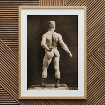 Eugen Sandow in klassieke antieke Grieks-Romeinse pose - Napoleon Sarony kunstprint / canvas, 20x30’’ / 51x76cm / naturel lijst / passe-partout,