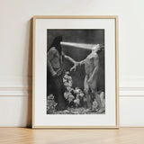 Hypnosis - Sascha Schneider Art Print / Canvas Black-and-white Framed Artwork Two Figures Dramatic Scene Enclosed Hypnotist Exudes