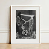 Hypnosis - Sascha Schneider Art Print / Canvas White-framed Black-and-white Two Figures Dramatic Scene Hypnotist Exudes Sculptural,