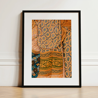 Lady in Waiting - Royal Siam Thai Mural Art Print / Canvas, 12x16’’ / 31x41cm / Black Frame / Matboard, Posters Prints & Visual Artwork,