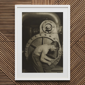 Mechanic and Steam Pump - Lewis w Hine Art Print / Canvas, 20x30’’ / 51x76cm / White Frame / Matboard, Posters Prints & Visual Artwork,