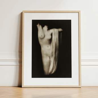 Modern Torso - Female Nude Arnold Genthe Art Print / Canvas, 12x18’’ / 31x46cm / Natural Frame / Matboard, Posters Prints & Visual Artwork,
