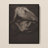 Donna nuda con specchio - stampa d'arte di Clarence H. White / Tela, 12x16’’ / 31x41cm / Cornice nera, poster stampe e arte visiva, Toby Leon