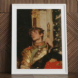 Peeking - Royaler schwuler Renaissance-Kunstdruck / Leinwand, 24x32’’ / 61x81cm / Weißer Rahmen / Passepartout, Poster Drucke & visuelle Kunstwerke, Toby Leon