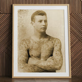 Portret van een Getatoeëerde Man - Charles Eisenmann kunstdruk / Canvas, 24x32’’ / 61x81cm / Natuurlijke lijst / Passe-partout, Posters Prints & Visual