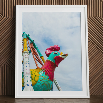 Rise and Shine - Freizeitpark-Jahrmarkt-Fahrgeschäft Kunstdruck / Leinwand, 24x32’’ / 61x81cm / Weißer Rahmen / Passepartout, Poster, Drucke & Visual