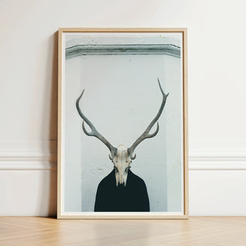Minimalist Framed Art Print Stark Black-and-white Deer Skull Figure Stands