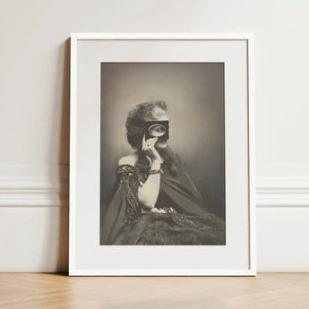Scherzo Di Follia - Pierre-louis Pierson Art Print / Canvas White Framed Black Photographic Woman Vintage Attire, Small Passe-partout, Soft