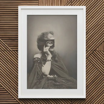 Scherzo Di Follia - Pierre-louis Pierson Art Print / Canvas White-framed Black-and-white Photographic Woman Vintage Attire Glass, Small