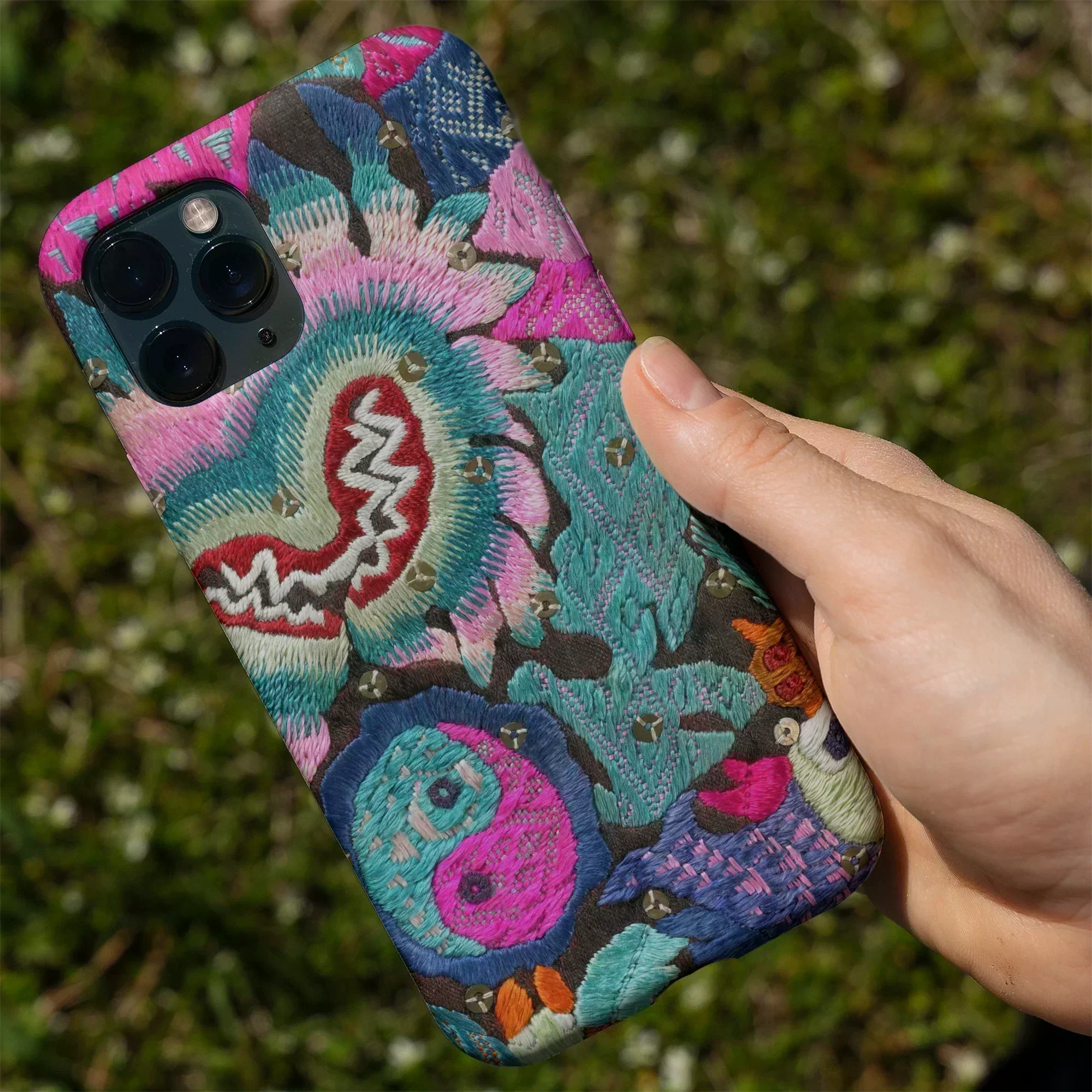 10 Printed Fabric Iphone Cases for Decorative Art Nerds