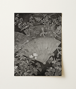 Ventagli giapponesi e stampa floreale in eliogravura - Stampa d'arte di G. A. Audsley 