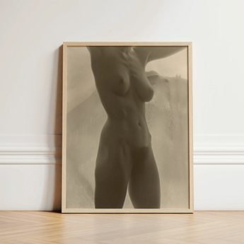 Minimalist Beige-framed Art Print Sepia-toned朦胧的女性身体轮廓。 Alfred Stieglitz, Georgia O’keeffe, Pressed, Small Breasts Caught, Oblique Window