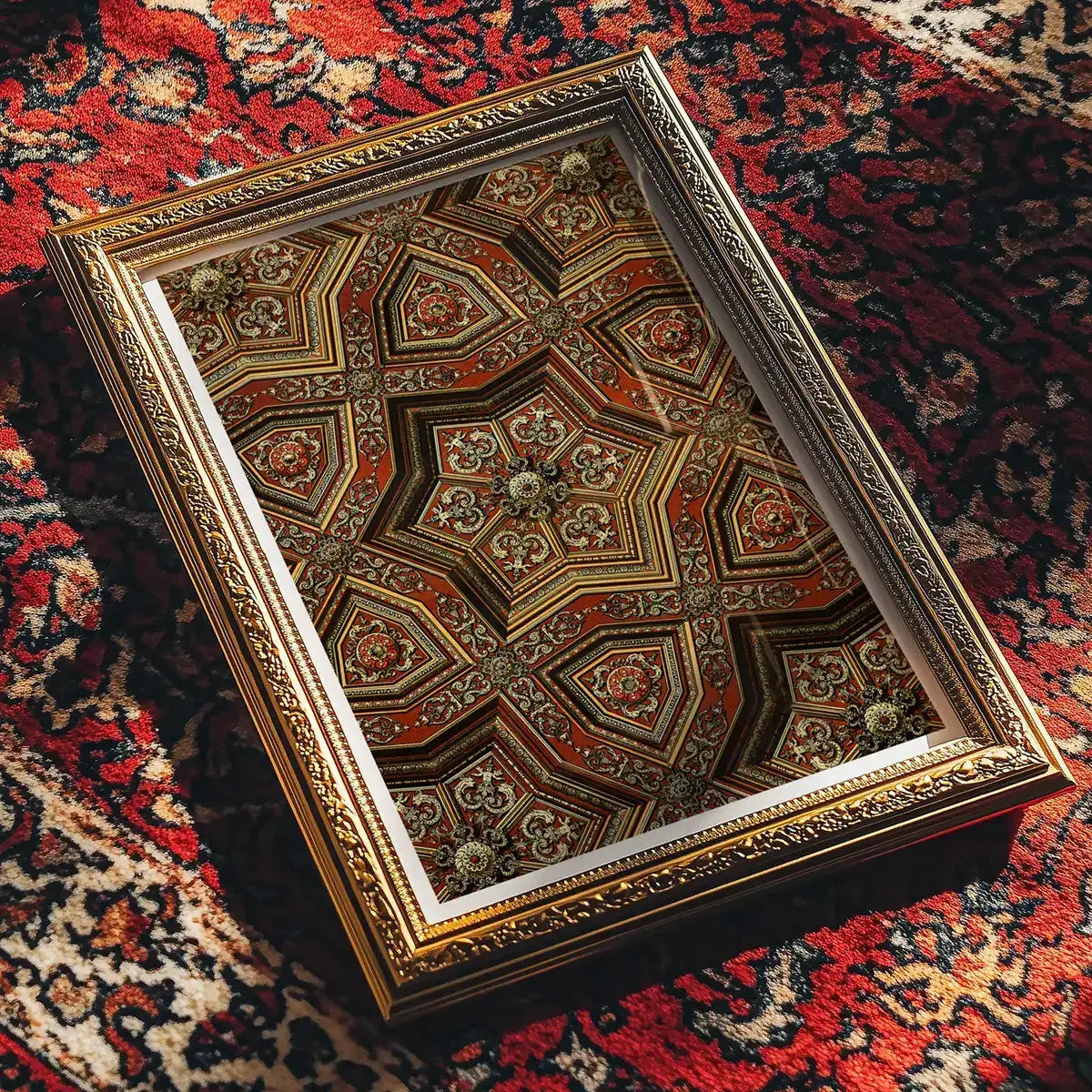 Design de plafond encadré orné inspiré par L'Ornement Polychrome d'Auguste Racinet.