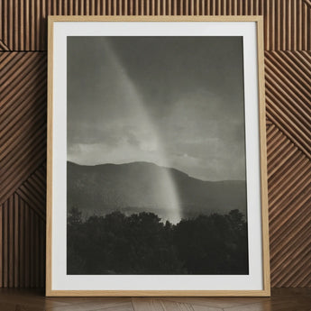 Arcoíris - Alfred Stieglitz Impresión de Arte en Blanco y Negro, 24x32’’ / 61x81cm / Marco Natural / 2’’ Cartón de Montaje, Pósters Impresiones & Obras Visuales,