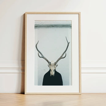 Minimalist Framed Art Print Stark Black-and-white Deer Skull Figure Stands