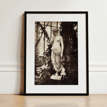 Sculpture of Venus Art Print / Canvas, 12x18’’ / 31x46cm / Black Frame / Matboard, Posters Prints & Visual Artwork, Toby Leon